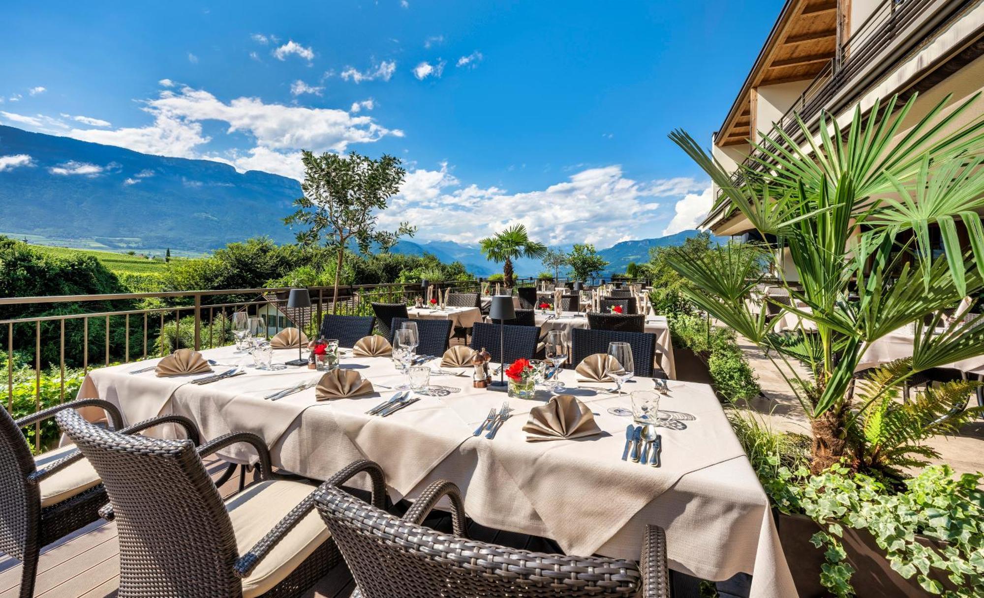 Hotel Girlanerhof Аппиано-Сулла-Страда-дель-Вино Экстерьер фото